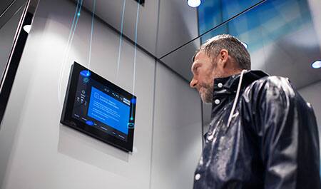 Afþreying og upplýsingar með nýjum miðlunarskjám